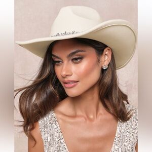 NWT Lulu’s Galloping Glitter Ivory Rhinestone Western Hat